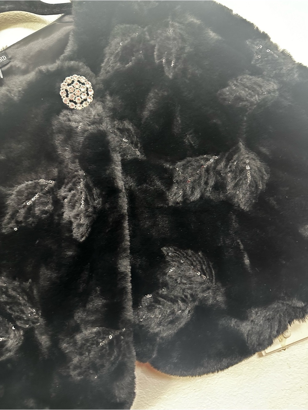 Nina Leonard Black Faux Fur Cropped Jacket with Brooch - Picture 7 of 10